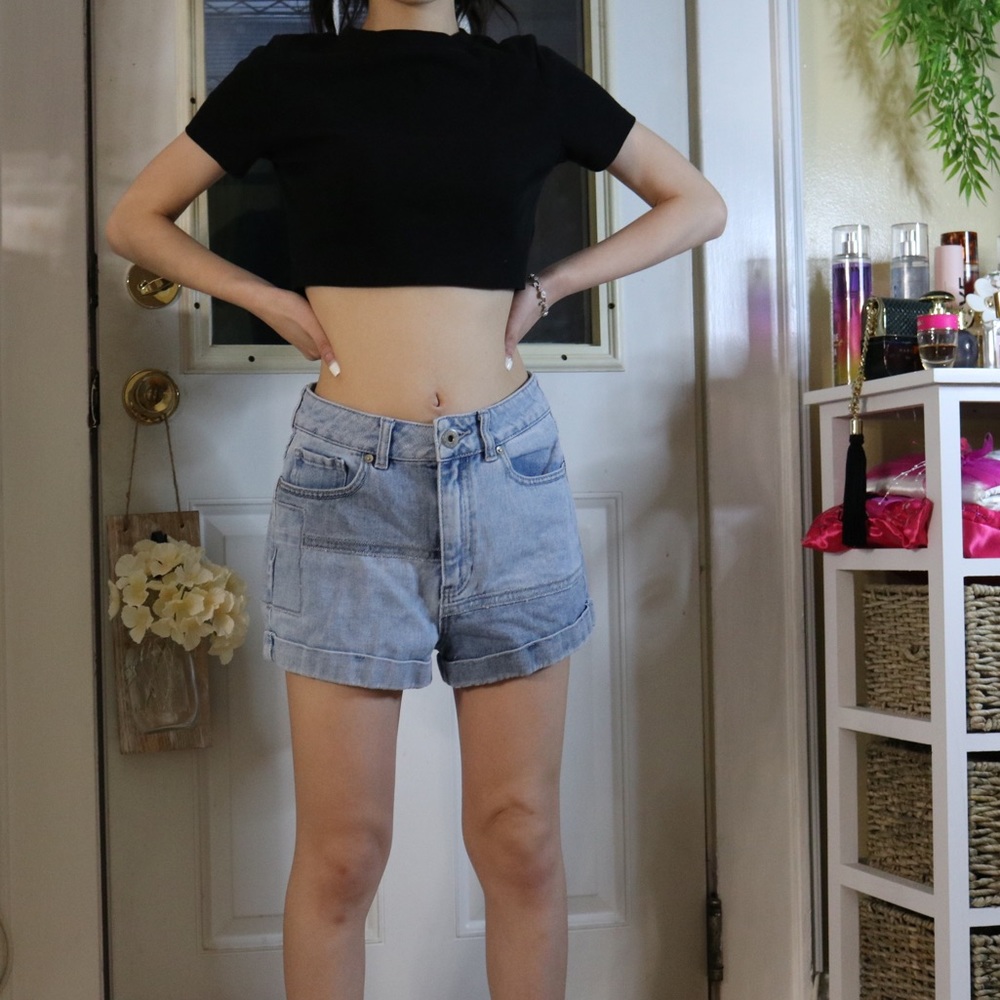 Two-Tone Wash High Waisted Denim Shorts